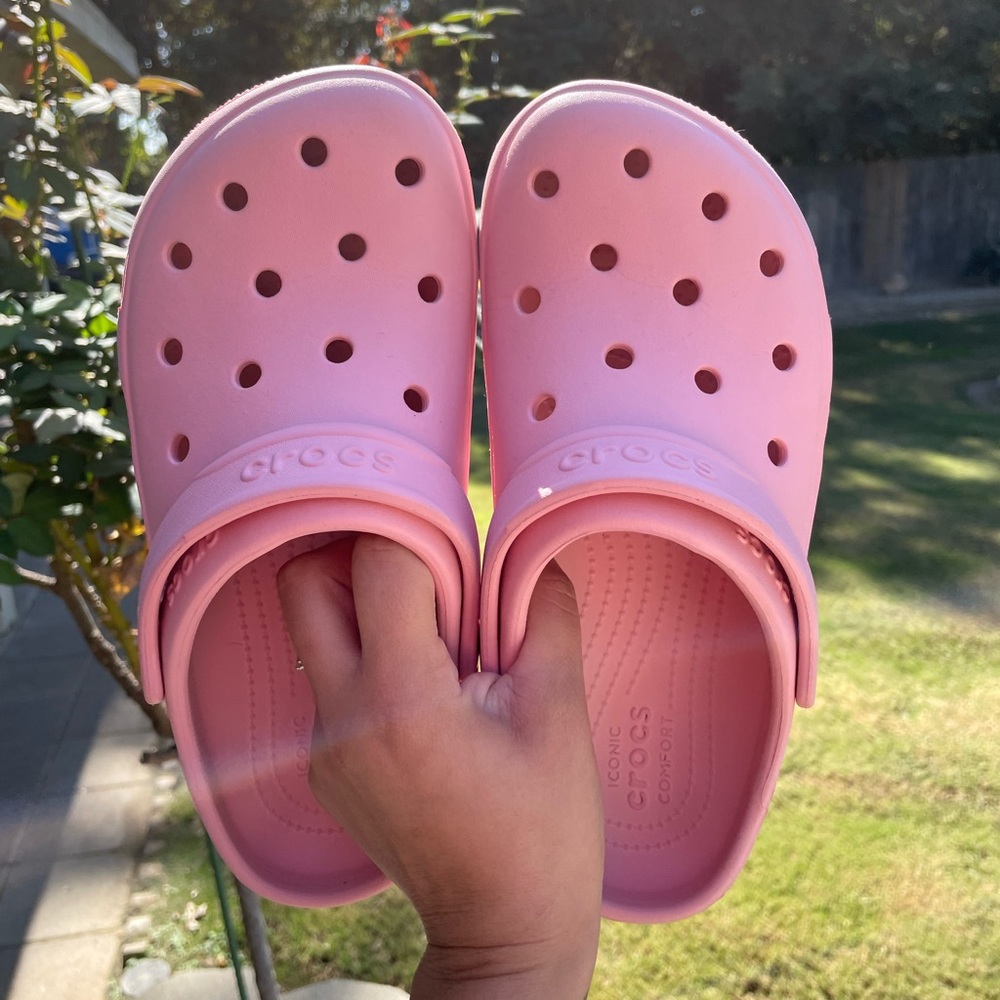 ✨CROCS bubblegum pink💕✨